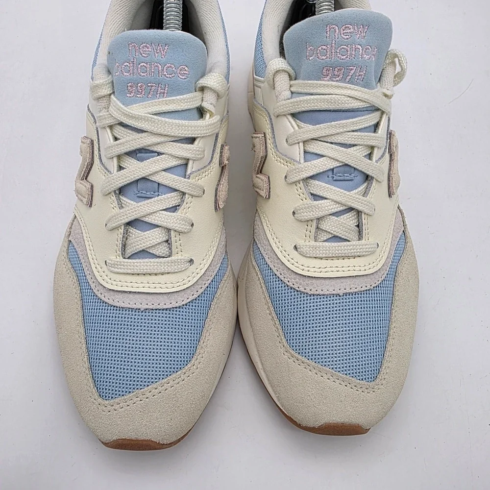 Women Size 9.5- Men Size 8‎ New Balance 997H Beige/Blue Sneakers CW997HZF